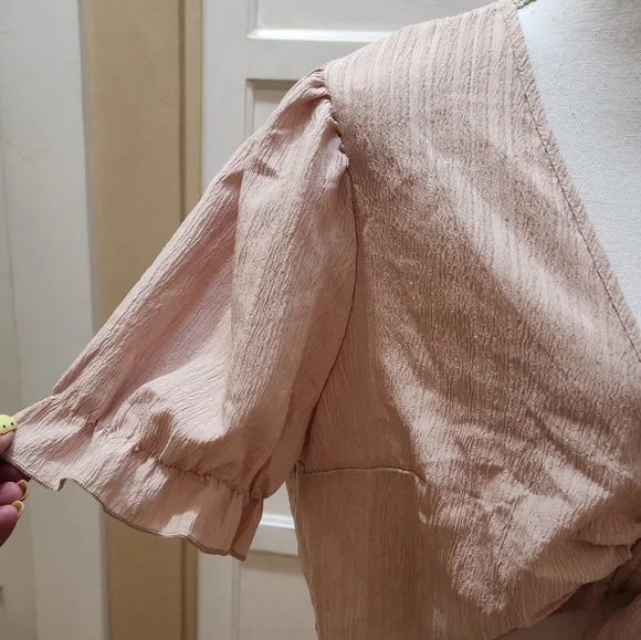 SHEIN Women's Tie Front Ruffle Puff Sleeve   Boho Inspired Crop Top NWOT ✨️ - Picture 5 of 11